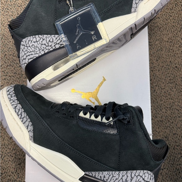Jordan 3 Off Noir - Black and Gray Sneakers with Elephant Print - Picture 1 of 6